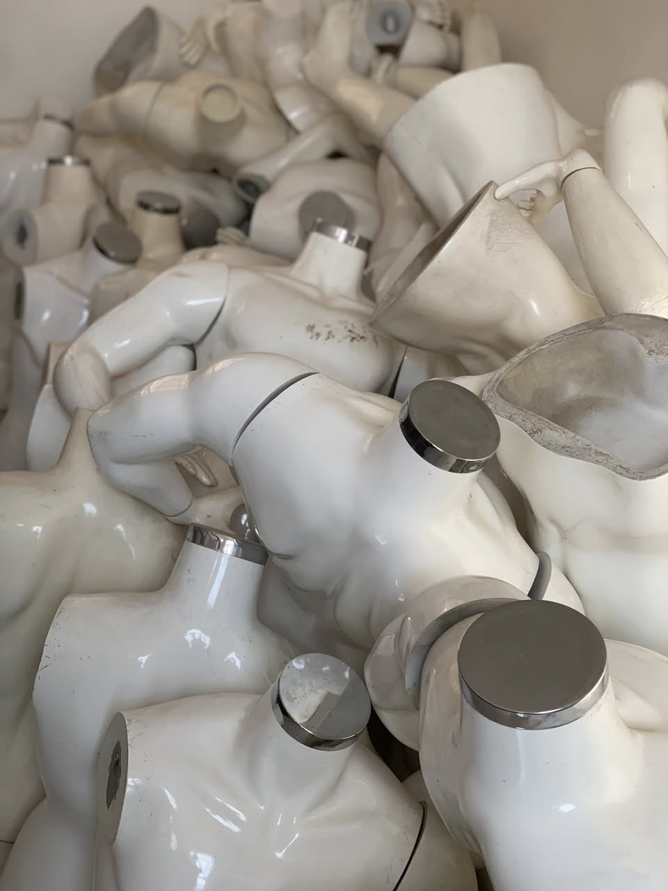 ملكانات للبيع بسعر مناسب ***********
