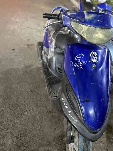 السلام وعليكم ماكس قجمه كلها شغاله سلف وهندر بس الباتري مالها تعبان مرات يشغل ومرات يدير على كيف 
اشاير لايت بك لايت هورن كله شغال دراجه جنت تاركه 
السعر ٣٥٠ وبيها مجال مكاني بغداد الجديده شارع المسبح ***********
