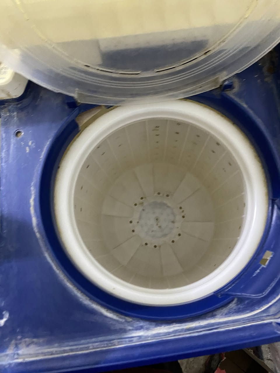 غساله نضيفه عل عل فحص سعرها ٧٠بيها مجال العنوان الديوانيه بدايه شارع سالم
***********
