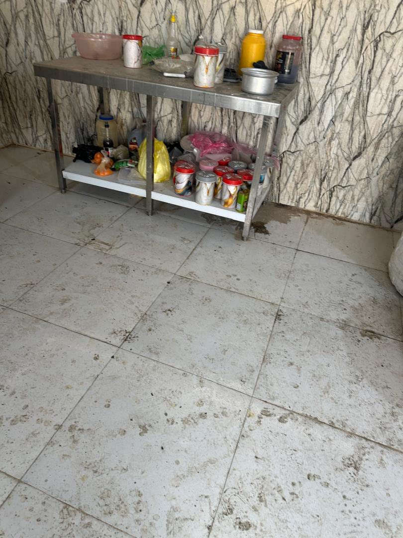 غراض مطع وجبات سريعة مستخدمة شرط النضافة تجهيز كامل
للاستفسار الاتصال على الرقم ***********
