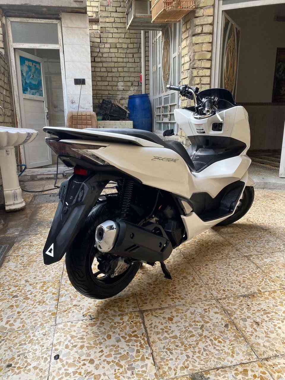 سلام عليكم بيس إكس جيل الرابع بحاله الوكاله  ياباني اصل بصمتين  *********** موقع الدراجه بغداد تقاطع  كسره وعطش ١٣ مايل ماشيه السعر ٢٨
