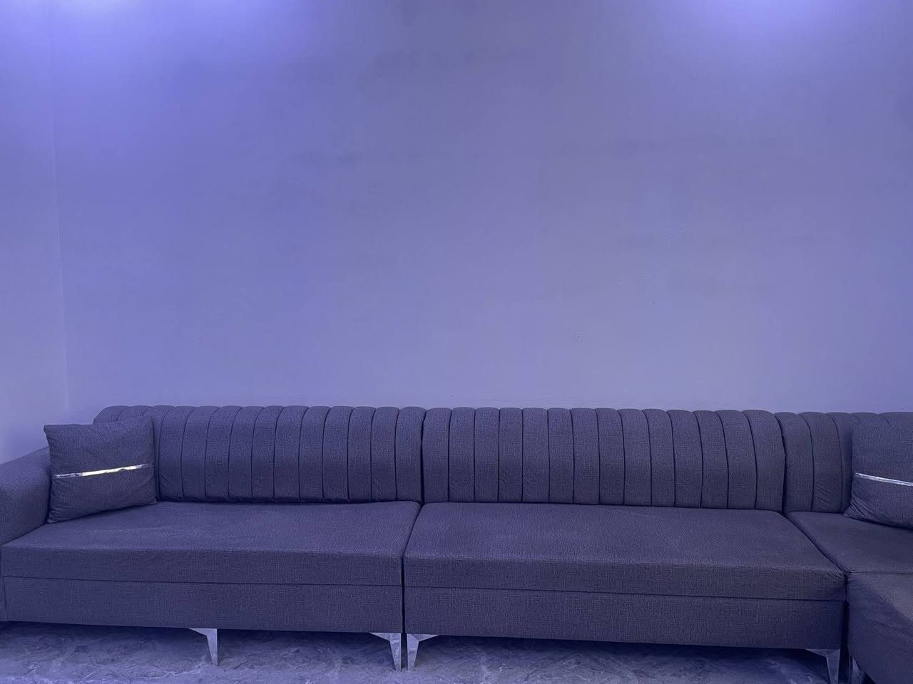 مێز و چوار کورسی
و ئەو دیوانە 
له کەرکوک هی یەک ماڵه


**إذا كنت صاحب هذا الإعلان وتريد حذفه لأي سبب، رجاءا أرسل رسالة إلى الدعم الفني**