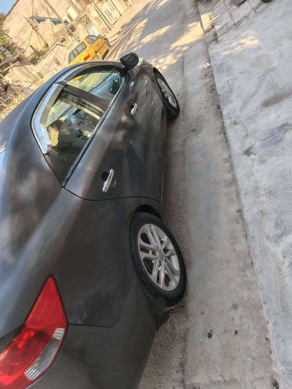 السلام عليكم
كيه سيراتو مديل ٢٠١٢ خليج فول موصفات بصمه مري شفط فتحه شفتات بل ستيرن بيه اشخوط قليله وجراد خفيف انتها السنويه ٢٠٢٨  السعر ٩٥ وبيه مجال قليل
العنوان الدوره
***********
