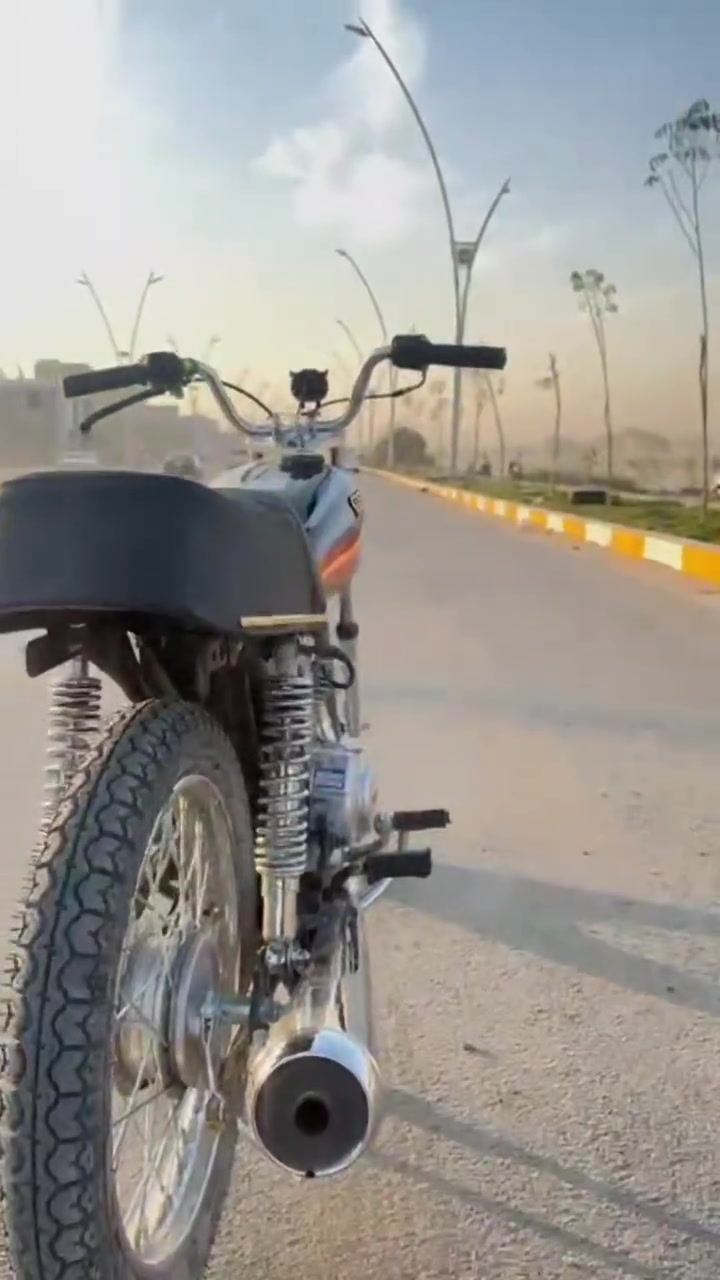 تعميره للبيع بدون شاصي صلها 3اشهر من معمره تعجبك هله بيك ما تعبجك اعبر المنشور السعر 550 وبيها مجال حك الجيه مكاني ناصريه مركز شرط كلها اصلي مكينه ما مفتوحه كفاله عامه


**إذا كنت صاحب هذا الإعلان وتريد حذفه لأي سبب، رجاءا أرسل رسالة إلى الدعم الفني**