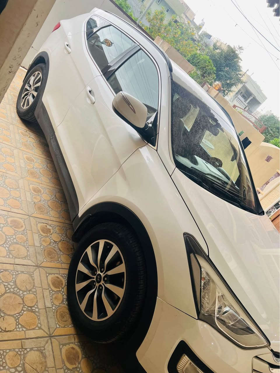 سەنتافی مۆدێل ٢٠١٤ 
سەیارەکە زۆر بە جوانی پاکی ماوەتەوە کامل مسرف کراوە زۆر جاهیز و توندوتۆڵە چوار پستۆنە   سەنەوی و ڕەقەمی سلێمانیەو تازەیە  بە ناوی خۆمە  دەرگای  دوای سایەق پەلەیەک بۆیاخ لەگەل جەملخەکەی  پەڵەیەک بە بێ ناوگرتن و هیچ شتێک تەنها لێخشانە 
تکایە مشتەری نیت بێزارمان مەکە  
***********
عنوان/  کەلار كالار, السليمانية
