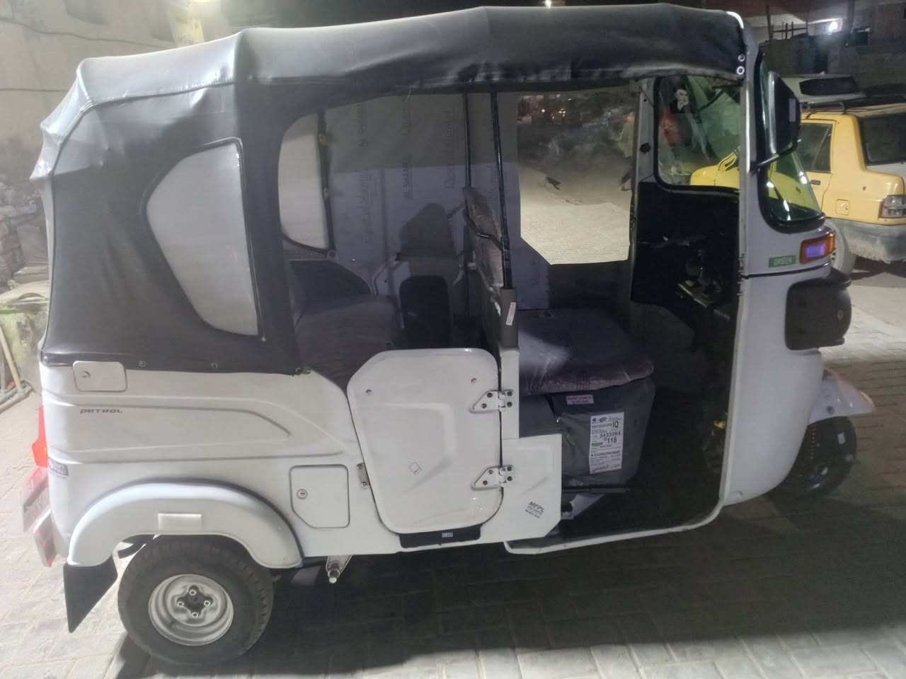 السلام عليكم تكتك للبيع موديل 22شهر 8رقم وسنويه تحويل ثاني يوم العنوان بغداد ***********
