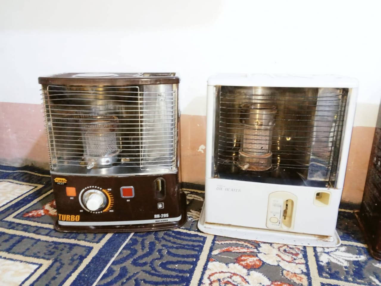 السلام عليكم للبيع كلهن باب اول وجدد كربلاء شهداء الموضفين للستفسار ***********
