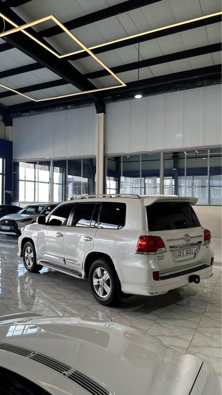 Land Cruiser GXR 2013 
2 قطعة صبغ 
جملغ + باب 
مكينة ما مفتوح 
230 كيلومتر ماشية 
***********
Duhok أربيل, العراق
