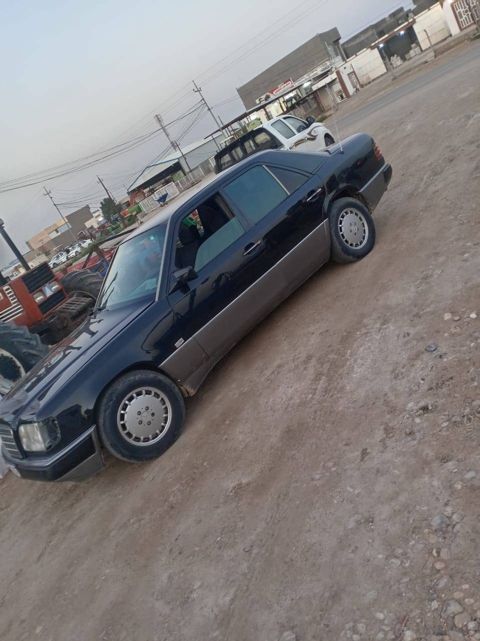 مارسدس   موديل  ٩٢  رقم انكليزي  بغداد  للبيع*********** ***********  المكان واسط   مكفوله  كير ومحرك واكسن  تحويل   السعر ٧٠بيه مجال شويه
