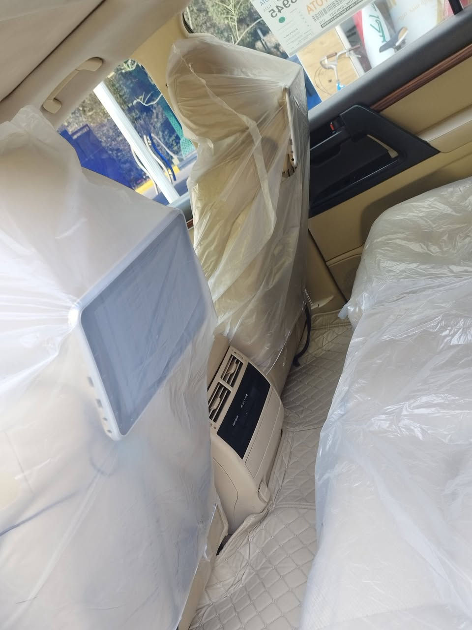 من رخصة الادمن سلام عليكم لاندكروزر موديل ١٧فطيم بيه صبغ ربع البنيد وجاملغ الخلفي بدون 
 دواخل مع السونار مرفق بيع او مراوس أبيك أب هايلوكس 22وفوق. تواصل  *********** المكان كربلاء المقدسة
