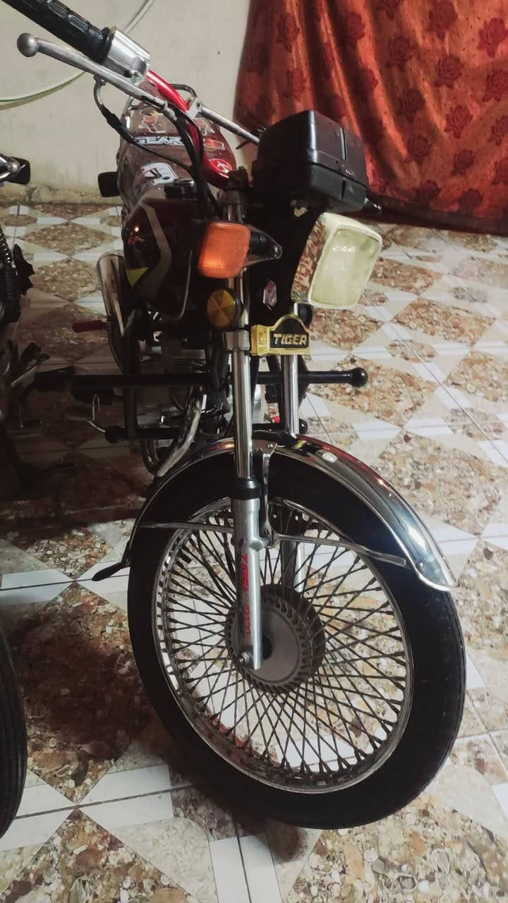 سلام عليكم ماطور تايكر البيع الماورني 2020ماطور نصيف مفيس موجود او ازرك 2021منفيس موجود ماطور شرط ما مفتوح مايرمنيه كلهم شغالين ماكورت 2هم شرط انضاف سعر خاص  ***********
