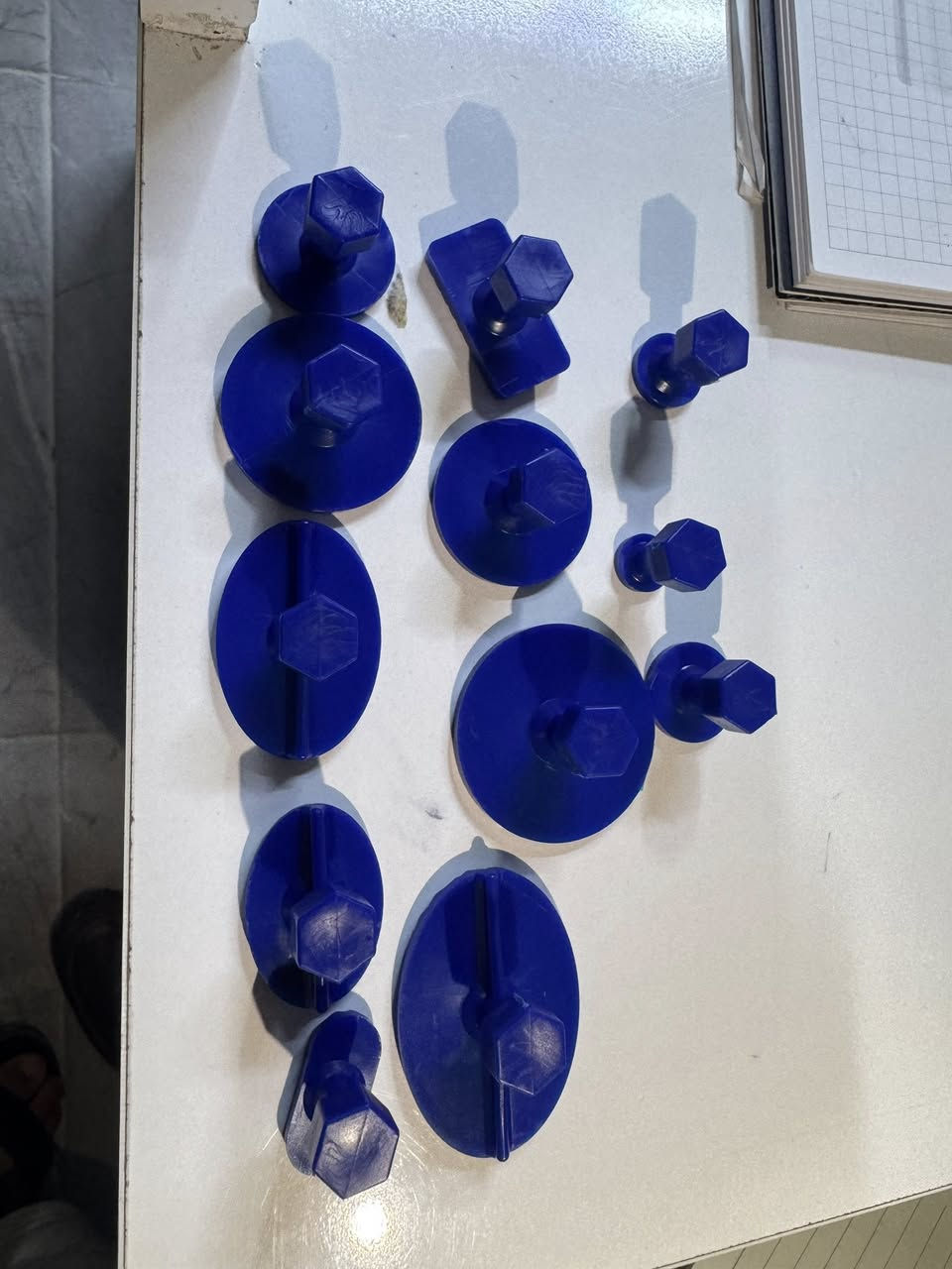 متوفر طرر بهذا الشكل الكيس بيه 120 قطعة
سعره ١٠ الاف 
يوجد توصيل جميع المحافظات ٥ الاف


**إذا كنت صاحب هذا الإعلان وتريد حذفه لأي سبب، رجاءا أرسل رسالة إلى الدعم الفني**