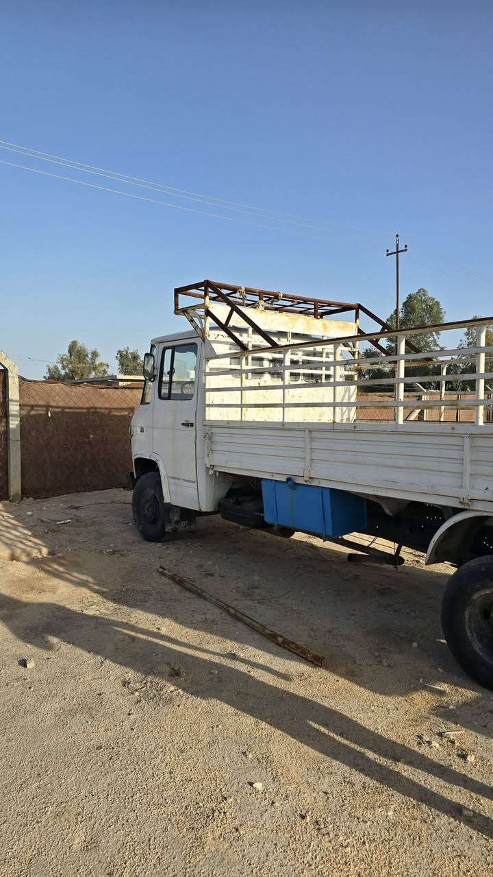 خرسه للبيع موديل ٨٣ سياره نضيفه
رقم بغداد 
سعره ٥٠ ورقه وبيه مجال 
*********** للاستفسار
