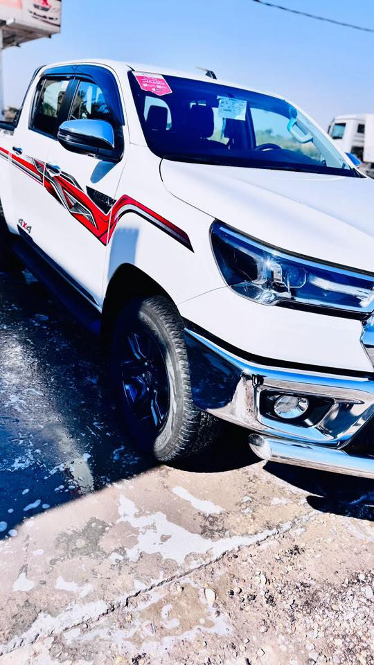 تويوتا هايلوكس رقم اربيل فول مواصفات شركة ساز بصمه سويج بصمة أبواب تبريد كشنات  ماشي 36الف مكفول من صبغ  والدعم  شرط التحويل   سعر355 ورقه  وبيها مجال
اتصل***********
موديل. 2025
