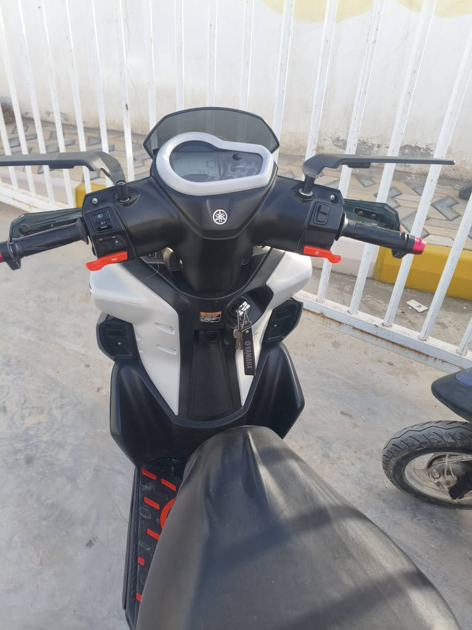 السلام عليكم دراجه. zr للبيع دراجه كامله تجي تاخذ ع فحص كامل ملحقاته تزويد بسيط سعرهه 1850 مستعجل ع بيعه رقمي *********** وتساب
