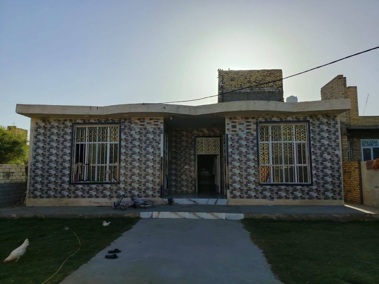 مزرعه مساحه 1500م تحتوي ع بيت مساحه 250م بابل الكفل علئ نهر الفرات طريق ياحسين للاستفسار ***********
