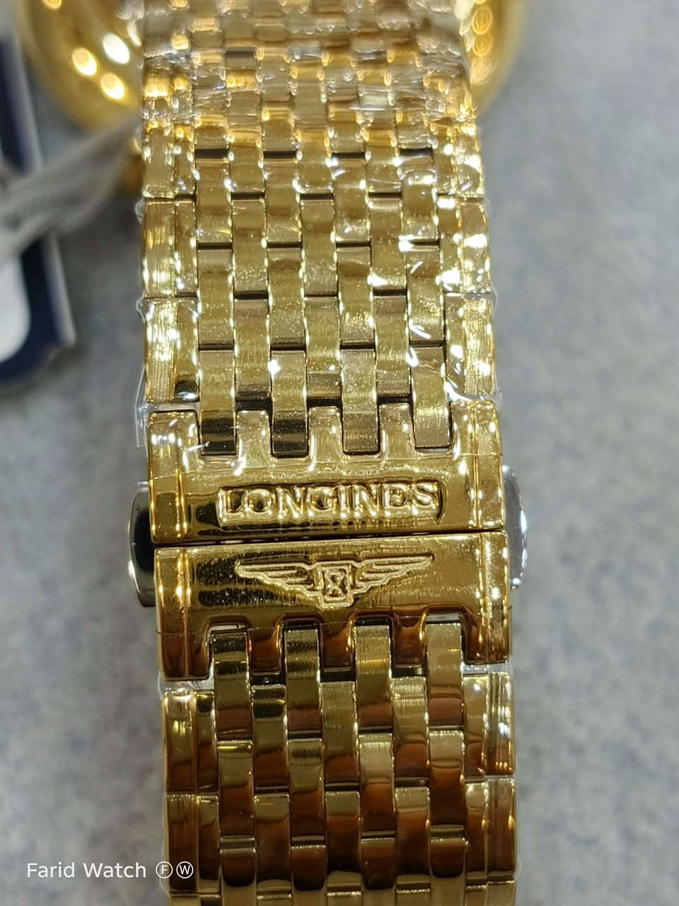 لونجين …. Longines 
الحركه : كوارتز 
المواصفات : 
وارد اوربي بكامل المواصفات السويسريه
جام زفير .. طلاء ثابت 
ماكنه .. سويسريه 
القطر : 40 m 
السعر : 145 الف بعد التخفيضات 
التواصل : خاص ماسنجر
او … واتساب *********** 

#البصراوي 
#للساعات
#اختيارك 
# الامثل
