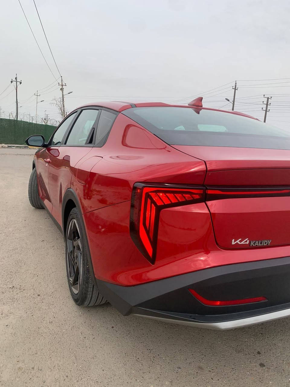 السلام عليكم
كي فور 2025( k4) EX 

وارد امريكي

Kia k4

فول مواصفات عدا فتحة 

.تشغيل عن بعد  اشاير بلمري رادارات

.اشارة ترحيب 

.سايد بريك كهربائي

.رادار جانبي وامامي 

.مازدات led لد ثلاث عدسات

.قيادة ذاتية 

.تحديد مسار

.شاشة متصلة 

.اضوية داخلية لمس

.تحكم كامل عن طريق الشاشة 

. دشبول بيانو 

مكينه 2000 دوش 

الحادث: موضح بالصور فقط خشم بنيد وشبر من الجاملق بدون ايرباك   

السعر :185 مجال حك الجيه

مرقم (شهدة ) كامل بسمي بغداد(***********)
