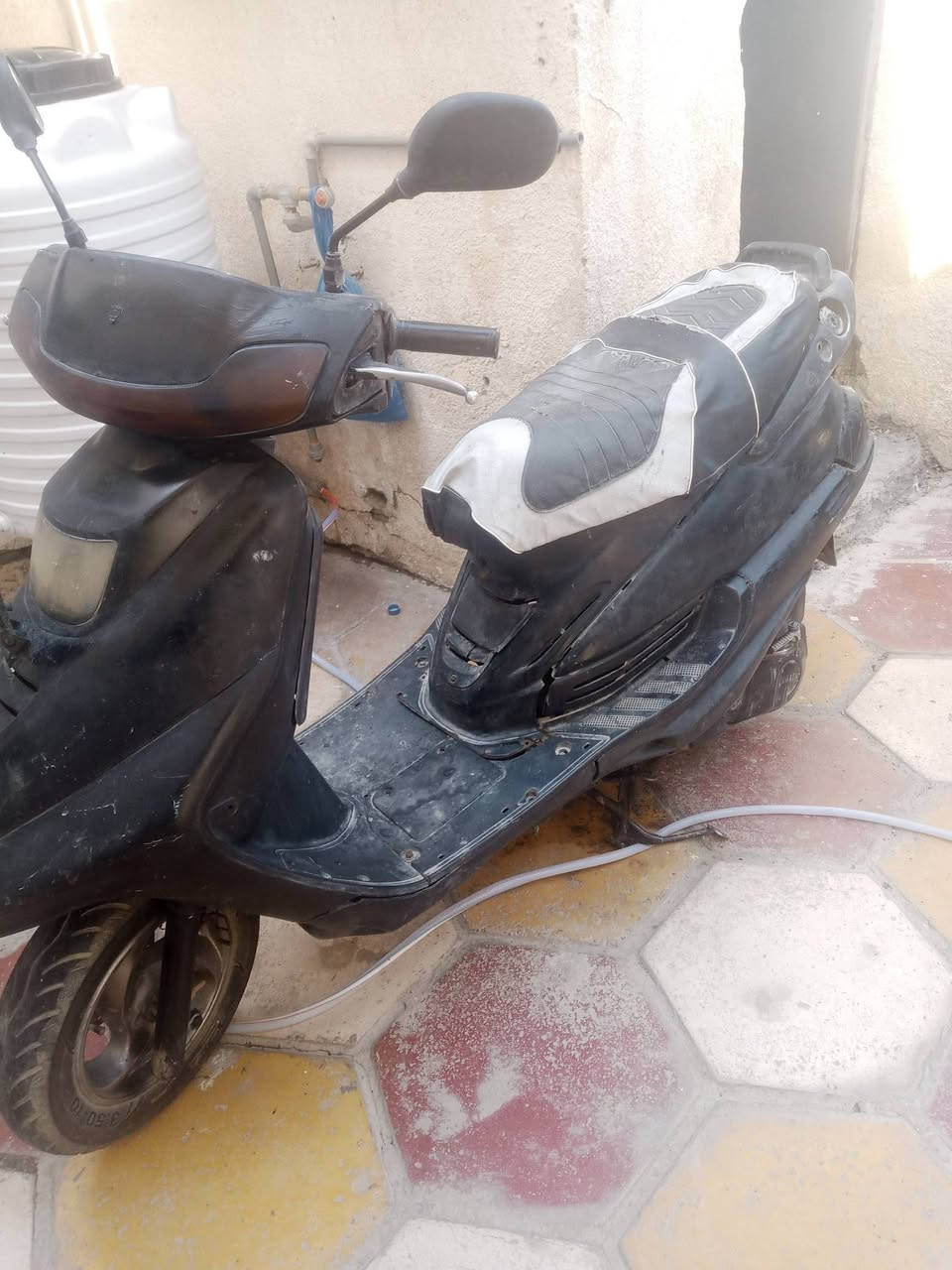 دراجه فراشه 140فضائي نقصها بس كابريتر تنضفه سعرها 200وبيها مجال بغداد الحسينيه ***********
