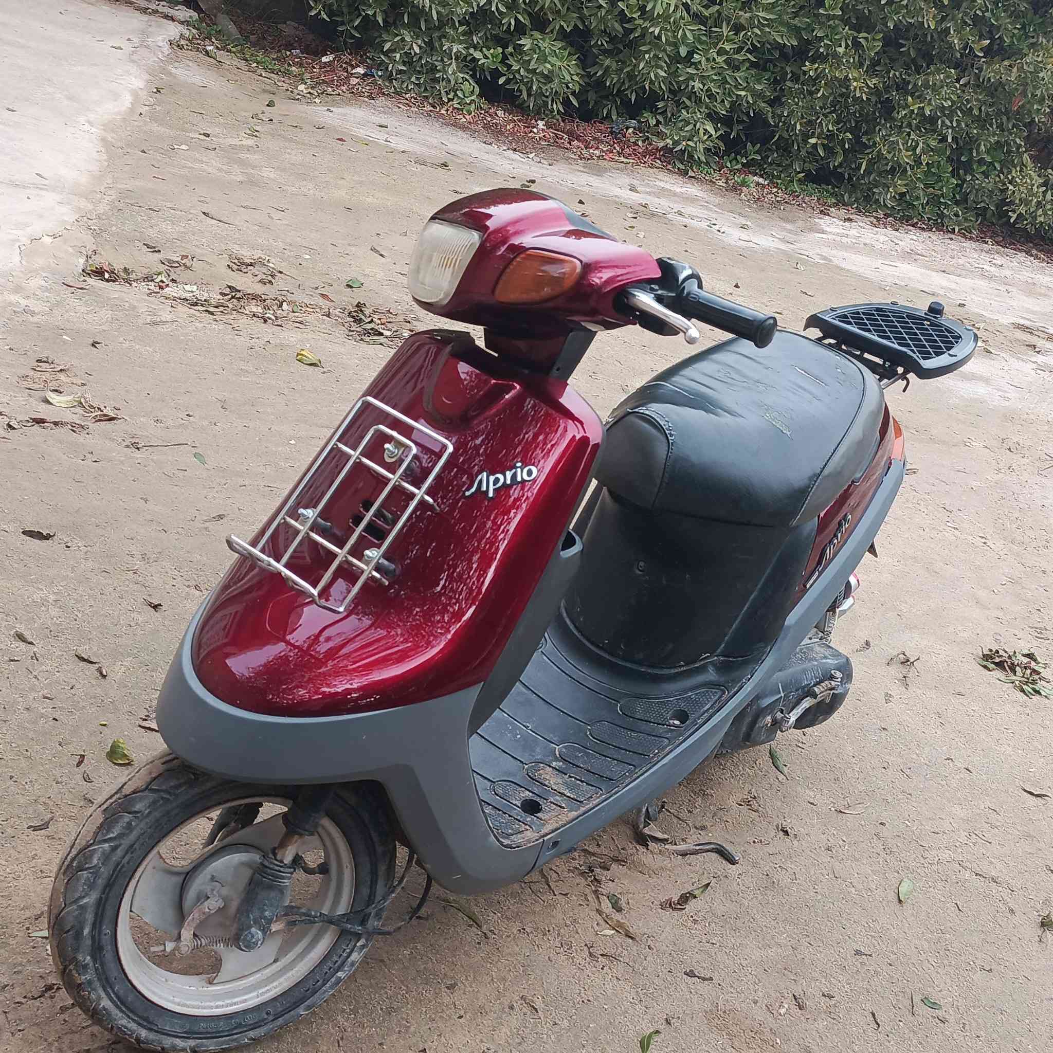 السلام عليكم اخوان دراجه بطه موديل 99نظافه المحرك ازامط بي خوش تجي اشوفه ترضيك ياله او انت تقيم سعره مكاني كربلاء قضاء الحر الرياحي رقمي واتساب *********** رقم الاتصال ***********
