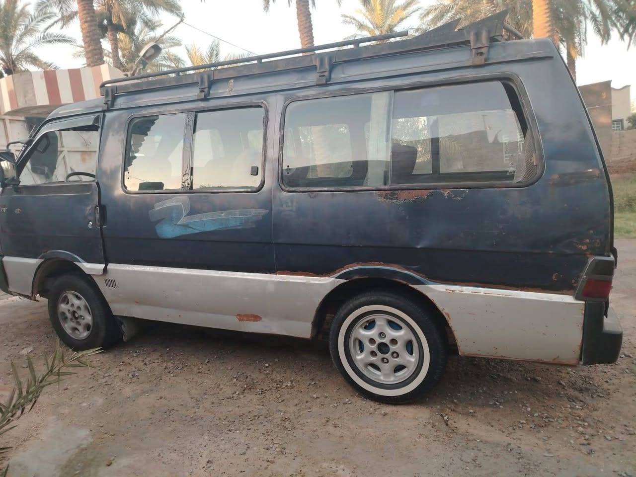 السلام عليكم كيا بسته للبيع موديل 95  سنويه 28 خط وبحث كامل السياره شواصي كفاله اكشن ومكينه وحداديه سياره جاهزه محافظه بابل قضاء القاسم سعر  35 وبيها مجال ***********
