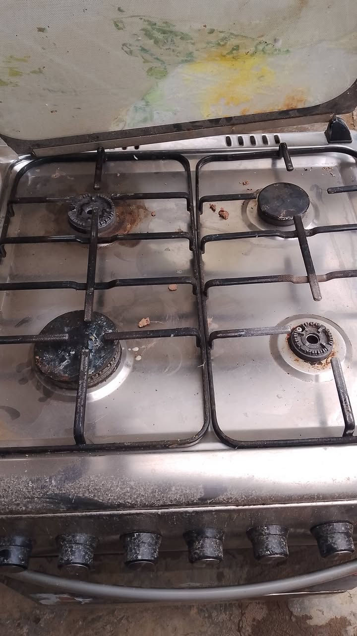 غساله للبيع تنشيف واكف نضيف مابيه كسر الغسل مابيه عيب شغال *********** حي العروبه سعر 35 الف  طباخ يحتاج تصليح سعر 40 الف بيهم مجال
