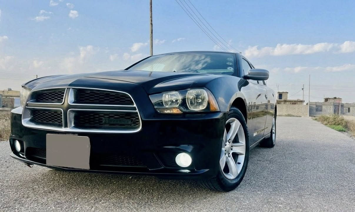 سلام عليكم للبيع جارجر مديل 2012 ادوات كصه جنطه محرك 3600 سته سلندر شاشه كبيره  جاهزه كير محرك حداديه وتبريد جاهزه #متومه ارقام وسنويه ‎#مكان البصره #السعر 48 وبيها مجال ***********
