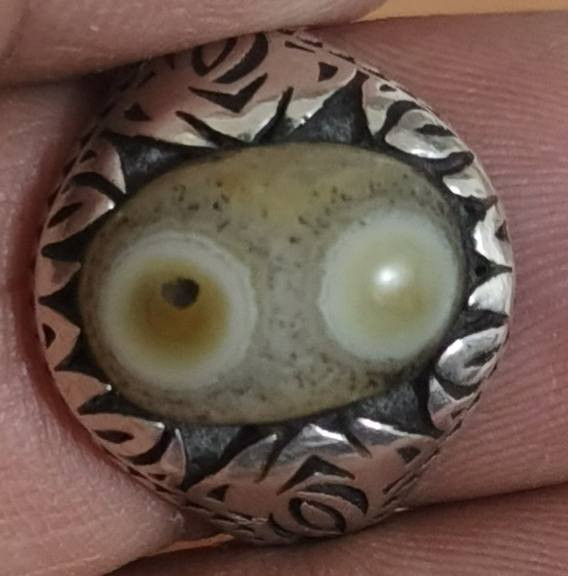 خاتم سليماني عيون متساويه هندي شرط قديم حجره ناعمه قياس الخاتم ٢١  للبيع  السعر ٥٠ ألف يوجد توصيل لجميع المحافظات


**إذا كنت صاحب هذا الإعلان وتريد حذفه لأي سبب، رجاءا أرسل رسالة إلى الدعم الفني**