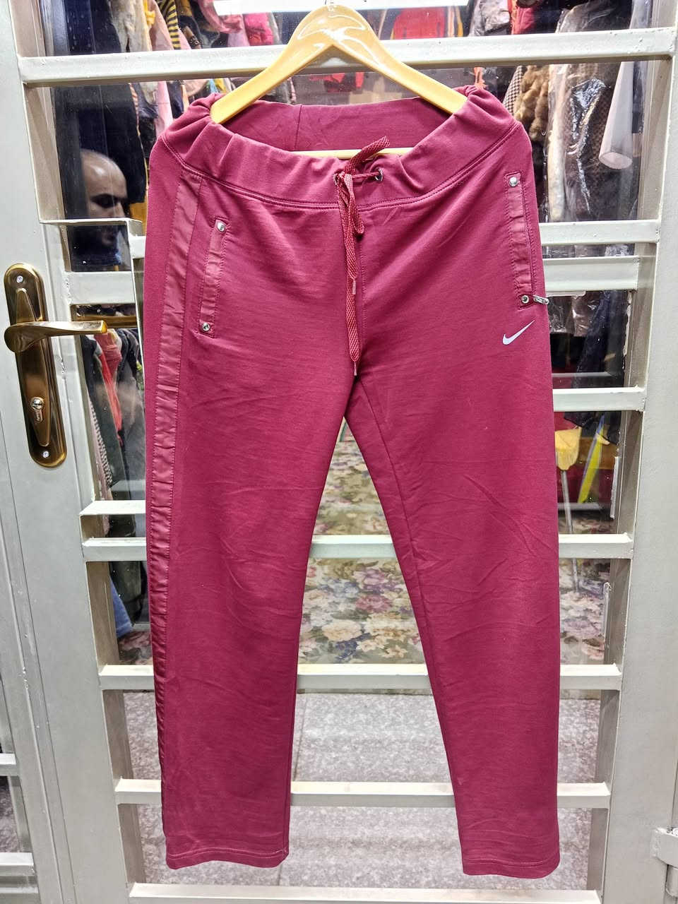 كسر باله جديد توفر بنطال قطن ومبطن رجالي نسائي هذه عينات فقط متوفر عدت موديلات وبسعار جداً مناسبه في محل ابو محمد 
العنوان حي الخضراء مقابل جسر الشهيد ابو بكر السامرائي 
للحجز والاستفسار:***********
