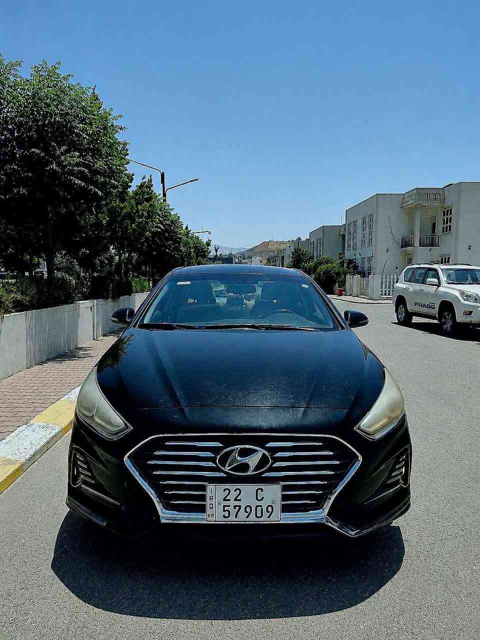 للبيع: هيونداي سوناتا 2018 نص فل

 عدد الممشى: 57.000mile
محرك 2.4 Gdi 
 كير أوتوماتيك 6 سرعات
Apple CarPlay & Android Auto
كامره خلفيه 360
ليد دشبول تحكم بالهاتف كامل الوان
✅ 3 وضعيات قيادة: Sport / Eco / Comfort
✅ رادار جانبي للنقاط العمياء
✅ صندوق ذكي يفتح عند الاقتراب
✅ شاشة وتحكم بالهاتف
✅ ويل سبورت
✅ مقعد السائق كهربائي مع هيتر للمقاعد الاماميه
✅ إنارة LED كاملة
✅ تبريد المكيف ثلج
✅ صيانة دورية كل 6 أشهر قطع الغيار من الشركه وعلى رقم الشاصي السياره مال جناي

🔹 حادث أمريكا.
🔹 الأضرار : جاملغ أمامي سكن صبغ مع باب السكن .
🔹 البنيد صبغ  للجماليه فقط بسبب حرارة الشمس.
شبرين بالباب الخلفيه بسبب شق بسيط كما موضح بالسونار 
🔹 المحرك والكير بشرط وغير مفتوحين المكينه ناعمه جدا بدون نوكنك
السنويه جديده باسمي بدون غرامات لحد 2036 
ايرباك دشبول طاك ومرجع شركه بدون مقاومات 
🔹 رقم الشاصي موجود بالصور للفحص.

السيارة نظيفة جدا ومال جناي مابيها مصرف ربع دينار 
السعر :132 ورقه قفل بدون مجال 

📞 للاستفسار: [***********
