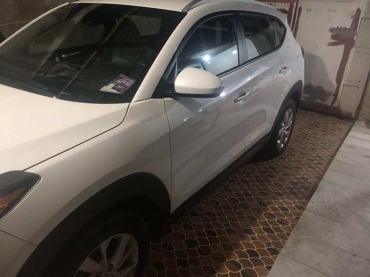 توسان موديل 21 ماشية 75 بصمة كراسي كهرباء تدفئة هندر بريك بصمه رادرات قيادة قيادة ذاتية نقطه عمياء الارضية جلد. بيها قطعتين جاملغ الايمن مبدل بلادي وصبغ البنيد وطخه بالباب الايمن 
السعر 178 وبيها مجال 
***********
