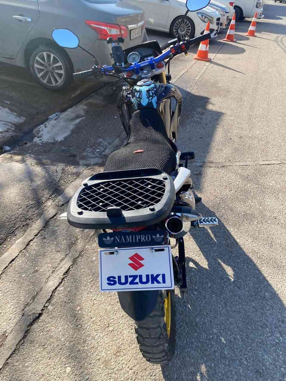 سلام عليكم اخوان دراجه قفاز للبيع محرك 200cc موديل 2021 أوراق كامل منفيس وكمرك كير ومحرك مامفتوح بشرط  مابيها برغي واحد نقص كهربائيات كلها شغاله ومضبوطه سعرها( 620$ دولار) عنواني اربيل للتواصل واتساب (***********)
