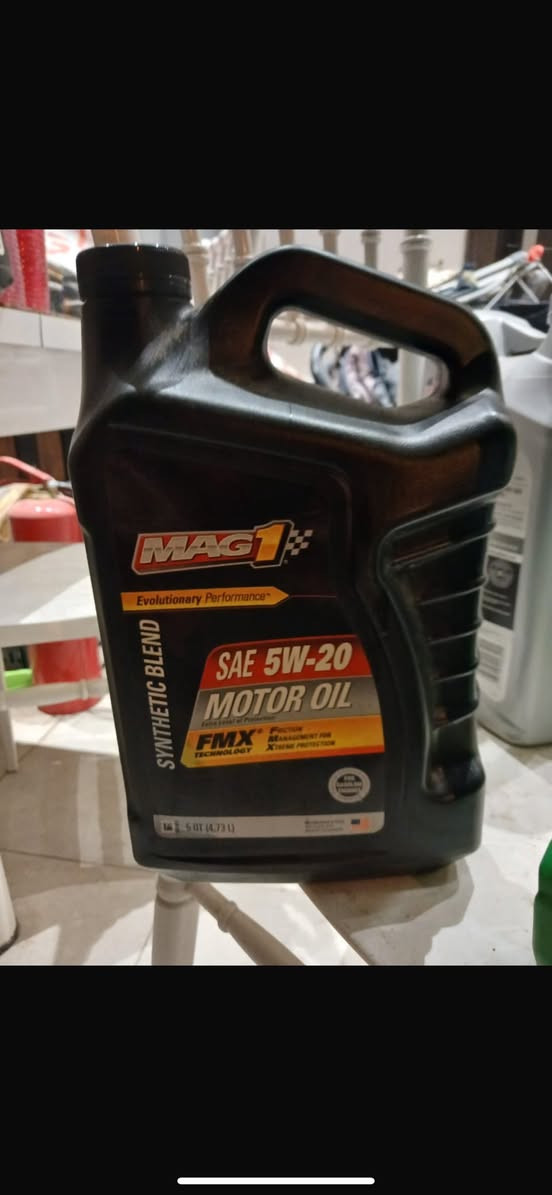 سلام عليكم ❤️‍🔥
___________
 
زيوت سيارات مكونه من 4 انواع 

الاول / الماني الصنع - KOBLEN 
الثاني / امريكي الصنع - Valvoline
الثالث /   امريكي الصنع - MAG 1
الرابع / امريكي الصنع - AMSOIL

ملاحضه مهمه / الزيوت اصليه وممغشوه وكدام عينك /

السعر : يم صاحب هاذه الرقم 
الرقم / ***********
العنوان / اليرموك - الداخليه
