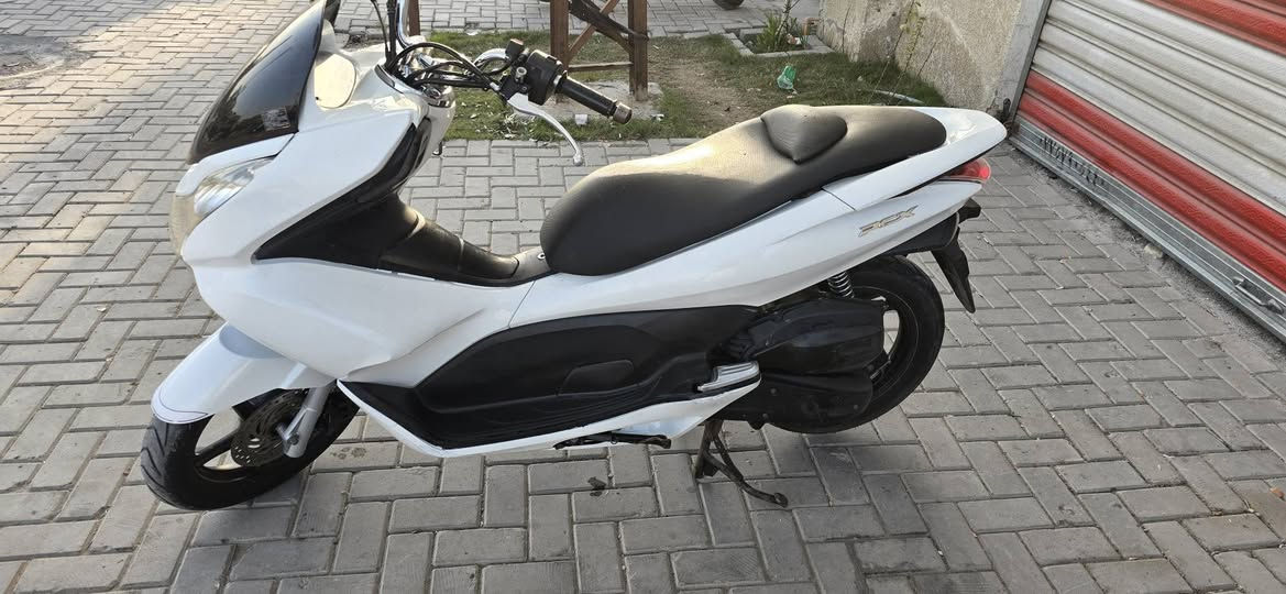 السلام عليكم  bcx جيل اول ياباني jf  مال رمبه
 مكينه: 150 حرف A بيه شلعه معدل خير من الله 
حساس ازدحام ستان كله شغال 
سعر :  مليون ونص 
مدينه الصدر : ***********
