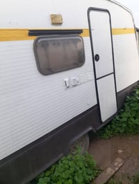 علیکم بەرێزان ... کەرەڤانە بۆ فرۆشتن ... شتێکی پاک بێ عەیبە . کارەبایا...