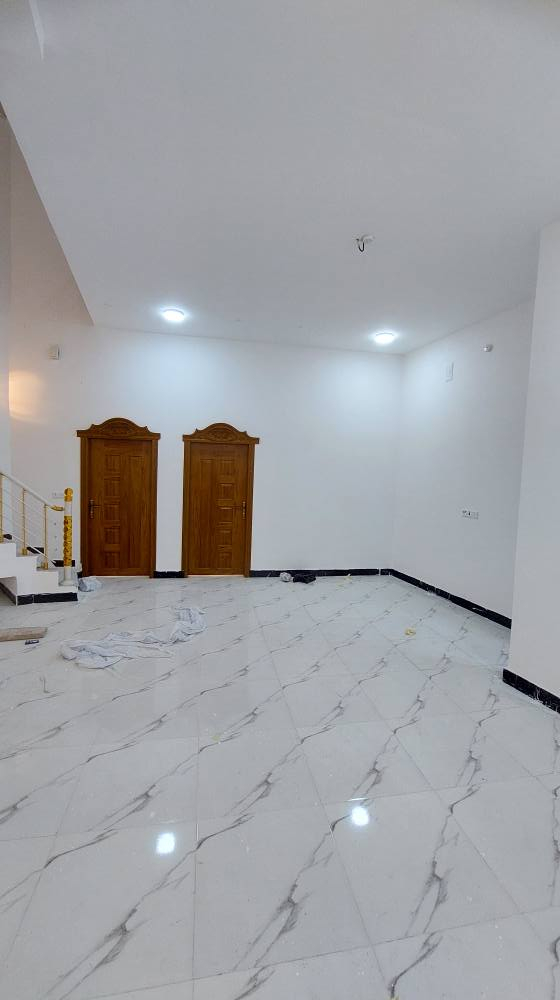 🏡 بيت للبيع – بناء حديث
📍 الموقع: البصرة – قضاء أبي الخصيب – محيلة
🔹 المساحة: 250 متر مربع
🔹 نوع السند: طابو زراعي عراقي
🔹 التفاصيل:
3 غرف نوم
صالة
مطبخ
ديوانية
صحيات داخلية وخارجية
كراج سيارة
حديقة
✅ جميع الخدمات متوفرة
📞 للاستفسار: *********** البصرة, العراق
