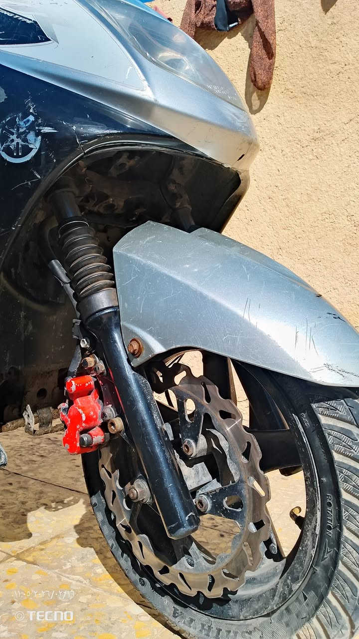 سكنس نثية للبيع مكاني ابو دشير
محرك نضيف

كهربائيات كلهة شغلة

 لد امامي بي لونين اصفر وابيض 

مناقصهة شي فقط گيج السرعة عوزة قمجي

مابيها أوراق مكفولة سرقة
سعر300

استفسار خاص 

شراي، ***********
