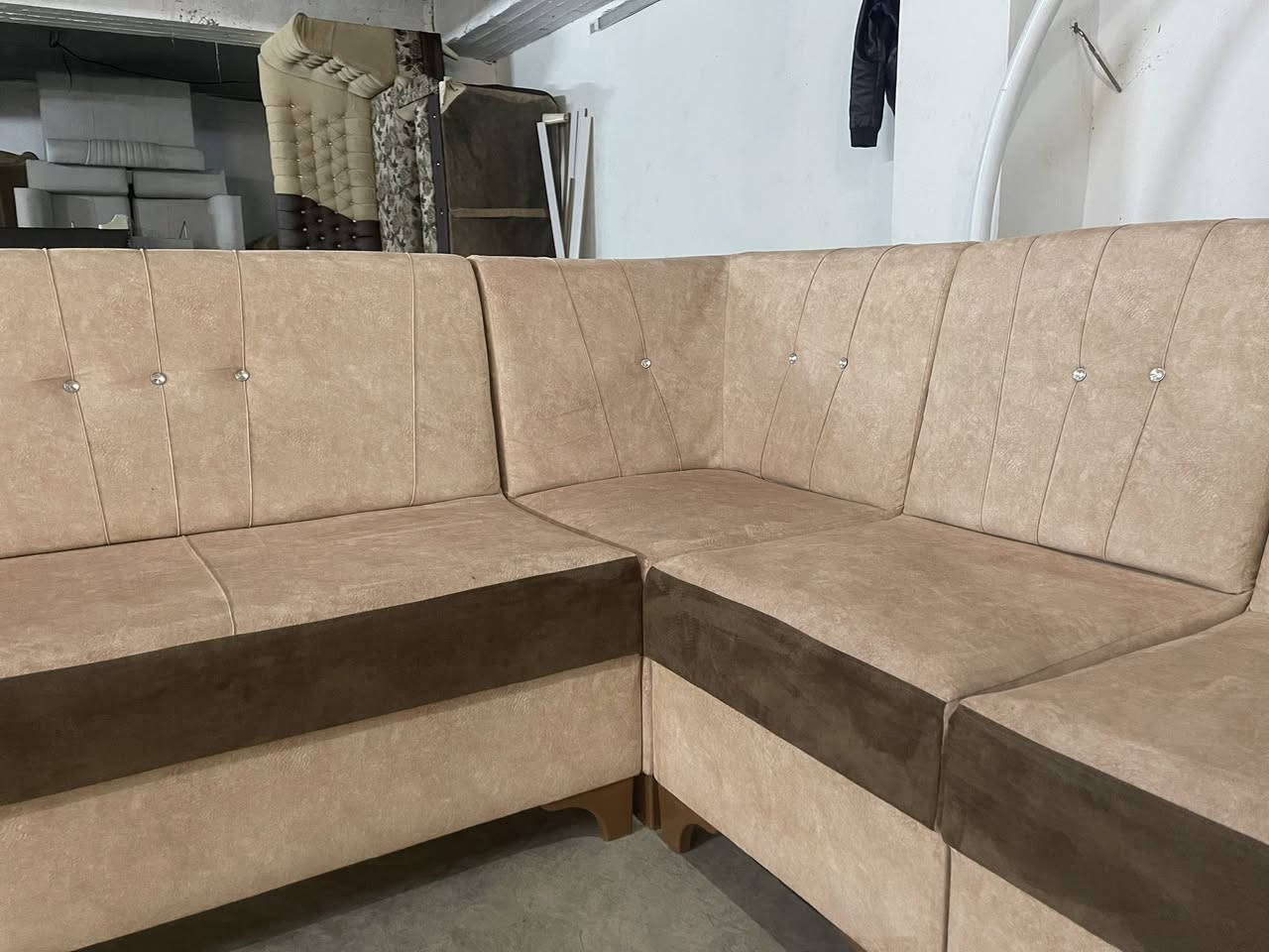 سڵاوی خوای گەورەتان لێبێ 
ئەم  قەنەفە Lبۆ فرۆشتن 
سعری170هەزارە 
ژ.م***********
