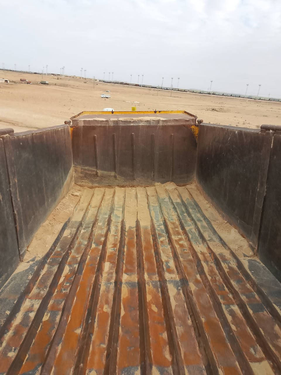 افيكو للبيع رقم اسود انبار محرك 37كير اقجم سعرها 60مكانها لانبار القائم ***********
