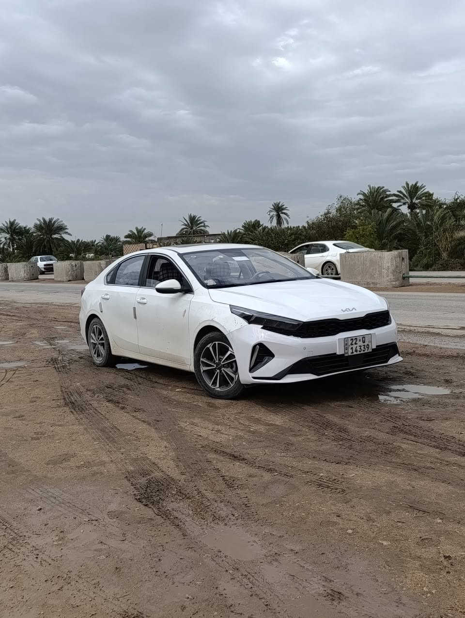 كيا k3  موديل 24 للبيع او مراوس حسب القناعه
K3 موديل 24 فول مواصفات كشنات جلد بيجي فتحه سقف تحكم ستيرن جهتين شاشه كبيره كير طياره مع شاشه كامره خلفيه سايد بريك بصمه حساسات امامي خلفي محيطه ترحيب ودخول ذكي سويج بصمه تبريد شاشه لمس سياره بحالة الوكاله سبير منازل صورة الحادث بسيط موجوده على أثره بدلت بنيد اصلي مع دعاميه امامي وخلفيه اصليات سياره ماشيه 4000 حقيقي على فحص شرط العنوان البصره سعر 145 سياره كلش جديده وبالعافيه على الياخذه ***********
