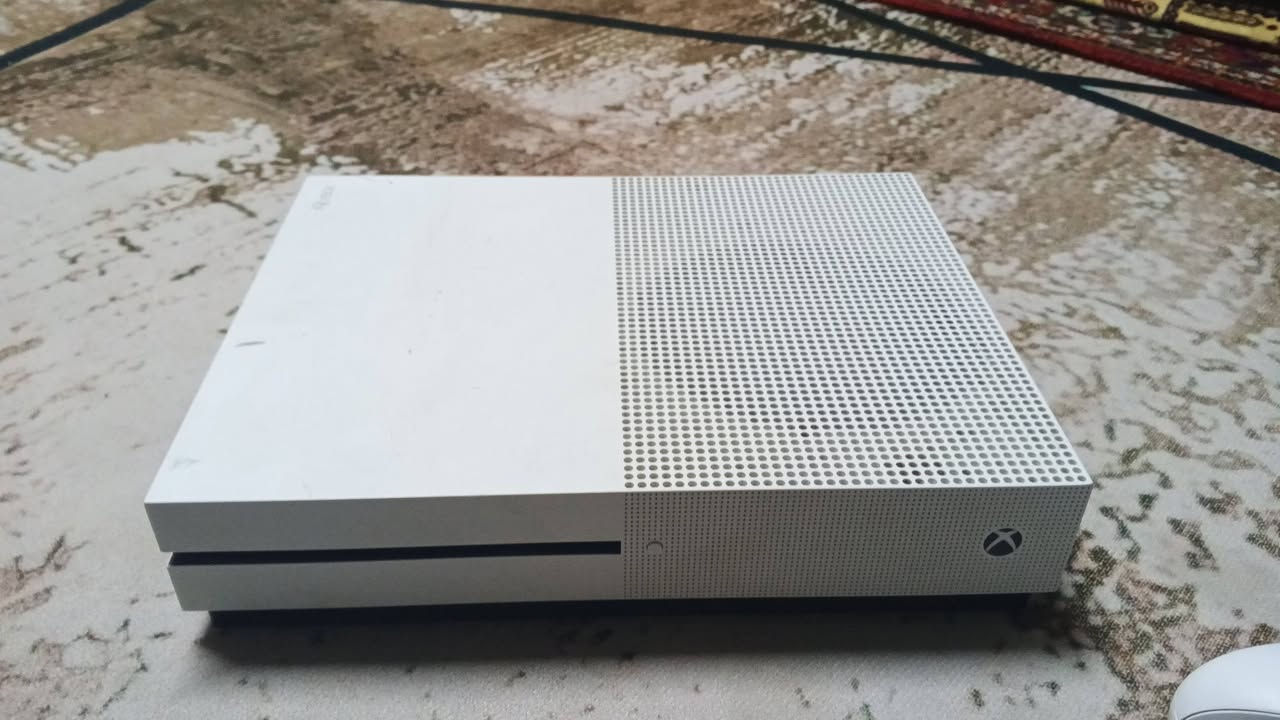 ⭐ سلام عليكم 
⭐  اكس بوكس S1
⭐ حجم الذاكره 500G
⭐ هارد خارجي 500G⭐يعني 1T
⭐ دركسون نوع Hora ⭐ نص فره 
⭐نضافة 95%
⭐اشتراك كيم باس التمت 
العاب⭐ فورزه هورايزن 5⭐ اف سي 2025⭐ فيفا 2025 ⭐كلفديوتي مودرن 3 ⭐روكت ليك⭐ جيتي اي 5
⭐ لا مصلح ولا مبدل بي شي الستيكر مبين 
يده عدد 2 اصليات⭐ الون السود كير مغناطيسي 
⭐⭐⭐⭐⭐ السعر قفل 190🔓🔓⭐⭐⭐⭐⭐
⭐ويا الدركسون
⭐⭐من غير الدركسون يصير سعره 170 ⭐⭐
⭐العنوان بغداد الشعله ⭐
⭐***********⭐
