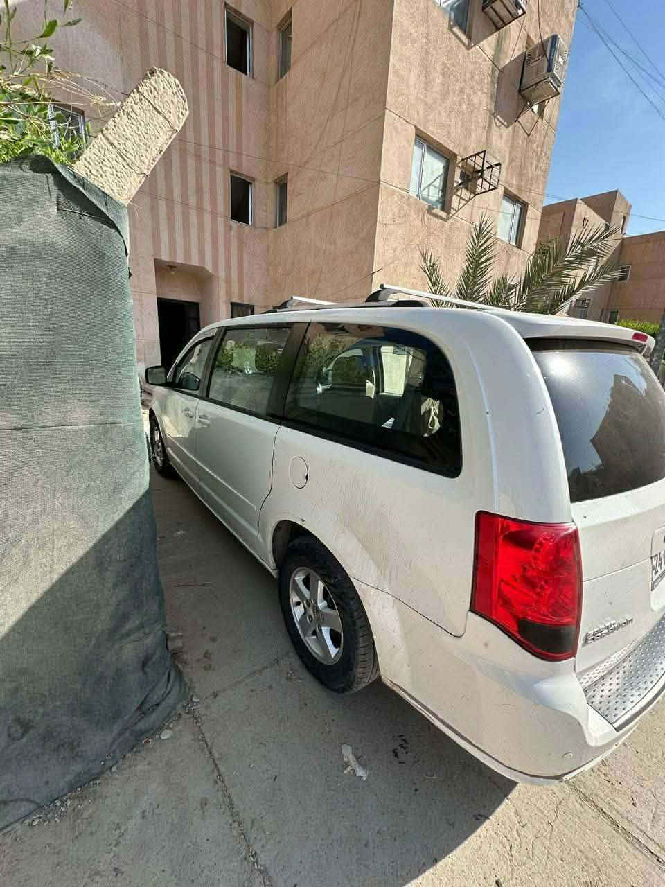 السلام عليكم كرفان موديل 12 مكفوله كفاله عامه حداديه جديده تبريد 3قطع جام سياحي تخم تاير السياره كلين كفاله من الظربه والصبغ الاتصال *********** للسعر 128 وبيها مجال رقمهه شمالي شرط التحويل العنوان كركوك
