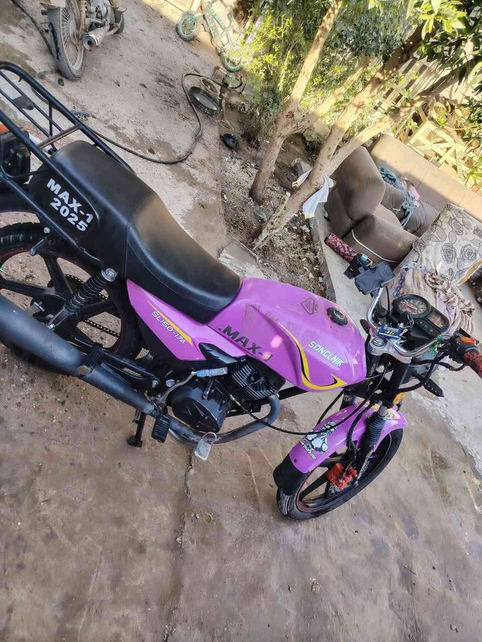 سلام عليكم دراجه سونك ماكس موديل2025 ماصارلهه هواي من طالعه كهربائيات كلها شغاله مكينه مامفتوحه اوراق اسكنر دراجه كلش نضيفه ما ناقصه اي شي مكاني حله شارع80// ***********
