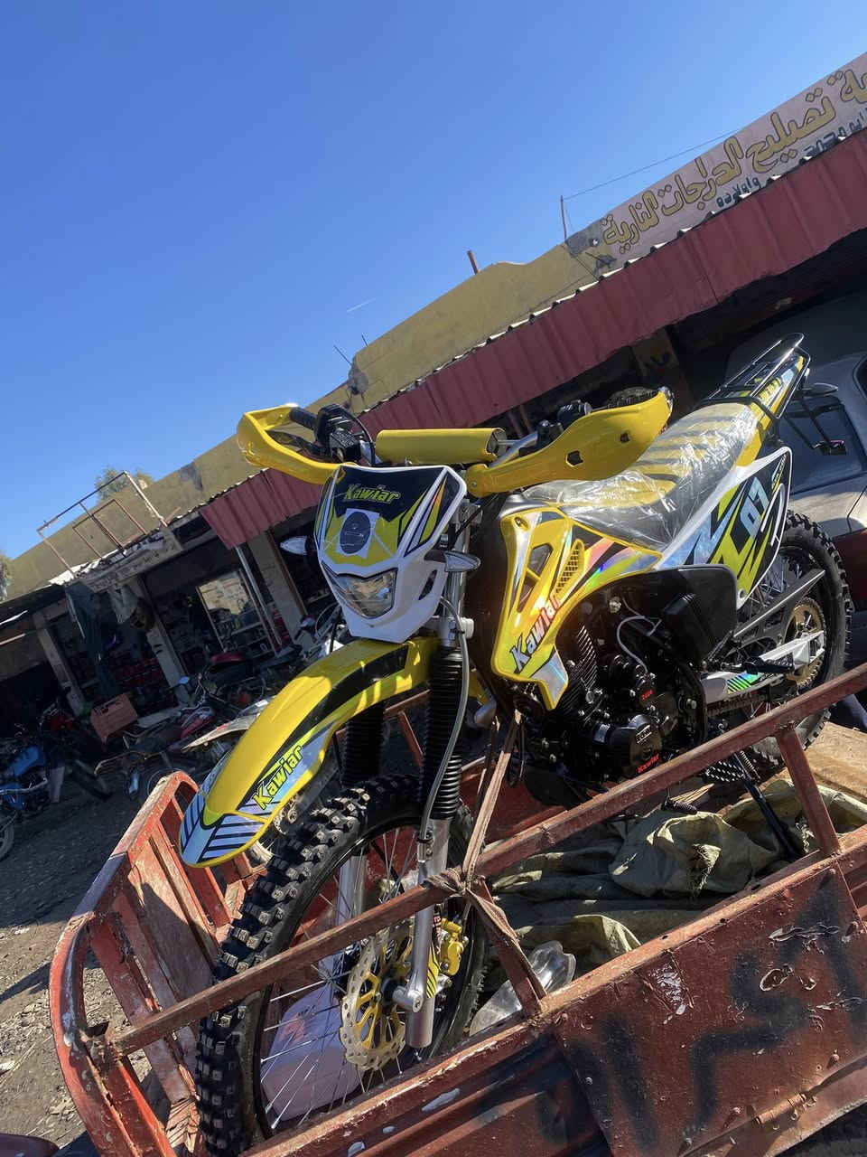 السلام عليكم وصول قفاز كاويار محل حاتم العودة 
محرك 200 
موديل 26
لون مميز
السعر 1400
جنوب الموصل ناحية القيارة قرية الحود
بيع نقد اقصاد نظام بطاقة رافدين فقط
***********
