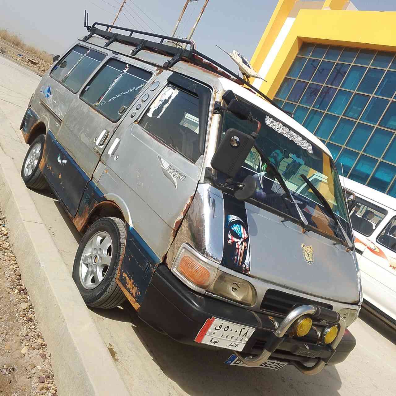 السلام عليكم موديل 94 بها وكاله عامه صاحبها موجود السياره ما عليها غرامات سياره كلشه حلوه وضع البلادي سنويه لل 27 مكان طارميه مكلف بالنشر ***********.  سعر 35 ورقه بها مجال
