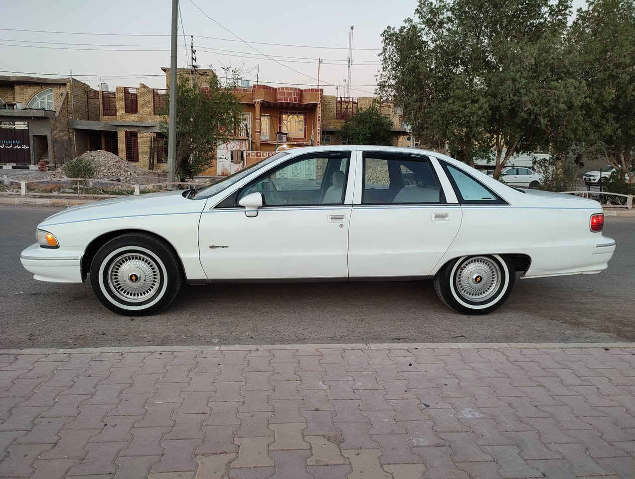 السلام عليكم
دولفين موديل 1992 للبيع
رقم واسط تحويل ثاني يوم
السيارة محرك جديد حاوية حجم 350 صافي جدا
گير جديد حاوية 700
تبريد ثلج
كوبلن جعمقة جدد توني شادهن تهد الستيرن بالمشي 
منظومة لايت شمسي مداه 600 متر متگدر تشغله داخل المدينة من قوة اللايت
اكسل نظيف ما بي ونه
تخم تايرات جديد
تخم مازدات امامي وخلفي جديد 
باتري جديد قبل يومين بدلته
ترايك وين ما تريد وشرط تقفل السكليتر

انطيك ملحقات وياهة  تفصيخ نظيفة بحيث ما توصل حي صناعي بعد 10 سنوات
:

تخم بيبان نظيف جدا بعدني ما شادهن تجي وتشوفهن
اكسلها القديم موجود محور سوبر شغل شيخ عمر درجة اولى بي فقط ونة بسيطة وبدلته 
تانكي تفصال بانزين حجم 150 لتر شغل شيخ عمر مجاني
مازدات كزاز جديدة غير مستخدمة 
ديلكو جديد غير مستخدم حاوية شرط الفحص 
سلفات عدد 4 شغالات كلهن
جناح ابيض راح اشدة هذه الايام كلش جديد 
شوتة كاملة تفصيخ نظيفة
غلاف حماية امامي نظيف
شباك امامي نظيف
مازداتها البلادية موجودة مبيهن لا كسر ولا شي امامي وخلفي
گاردن تفصيخ 
تايرات اثنين غير السبير
كبات تخم كامل جديد غير مستخدم 
جاملغات لون ابيض تفصيخ نظيفات بدون ضربة او صبغ
بدنة تفصيخ نظيفة جدا لون ابيض
كشنات امامية غير مستخدمة نظيفة جدا
صدر سيارة تفصيخ كامل يشمل طبلات ورباط ودبلات وطوبات اشتريتهن من صاحب سيارة تفصيخ
حزام تريشة جديد بالكارتون
بريشر بريك دولفين شغالات على الفحص عدد 2 
ستيرن تفصيخ عدد 2
جعمقة تفصيخ عدد1
عنبارات بريك أمامية تفصيخ عدد 2
جامة خلفية نظيفة ضامهة من زمان  
مسجل عدد 1
دشبول امامي جديد 1 غير مستخدم
طوبات موگ اصلية جديدة تخم غير مستخدم
جوينات اعلى+ اسفل جديدات غير مستخدم
وغراض اخرى ما اذكرهن بحيث تاخذ مع السيارة ادوات احتياطية كاملة من الدعامية للدعامية

سعر السيارة 58 ورقة قفل بيهة مجال حگ الجية فقط لان منطيك وياهة غراض سعر سيارة
واذا تشوف السعر غير مناسب الك رجاءا لا تراسلني ولا تكسر بحلال العالم

السيارة جانينها من 2006 وعلى أدينا
والي ياخذها بيهة الخير عليه ان شاء الله
العنوان/ واسط/ كوت

للتواصل واتساب فقط 
***********
