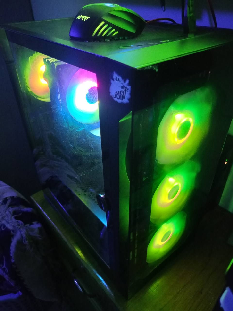 السلام عليكم تجميعة للبيع المواصفات
I5 10400F 
RAM 16 2666 
M.B Asus  
RTX 3050 8G MSI 
M.2 256G -HDD 1T 
CPU FAN RGB
P.S650w
CASE 4 FAN  
السعر 650 الف 
العنوان الشعب 
الشراي يتصل عل رقم
***********
