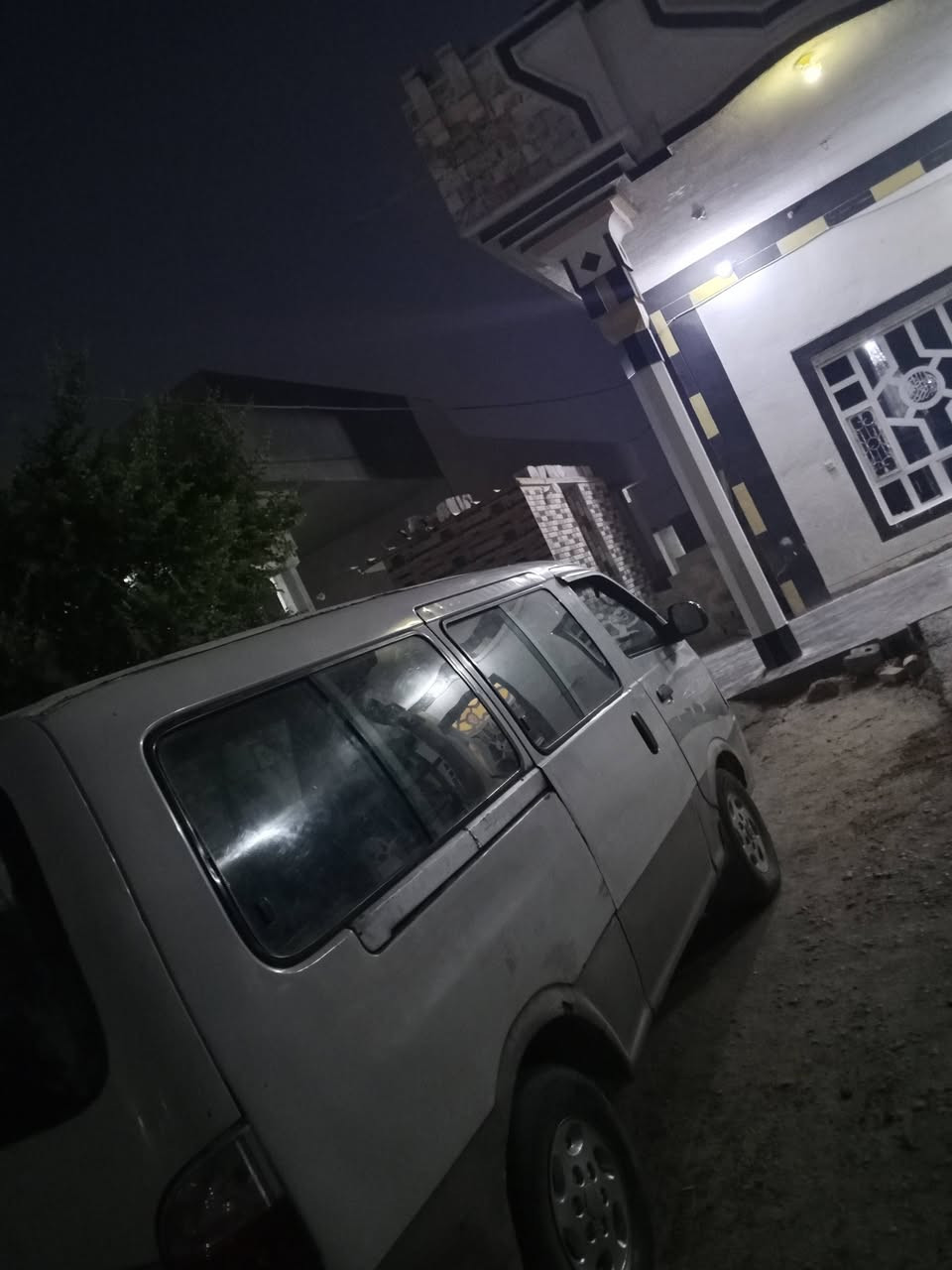 سلام عليكم سياره للبيع موديل 99 رقم بصره مشروع وطني سنويه ل27 محرك كير اكسل سدر جدد مصبوقه حزام سعر 45للاتصال***********
