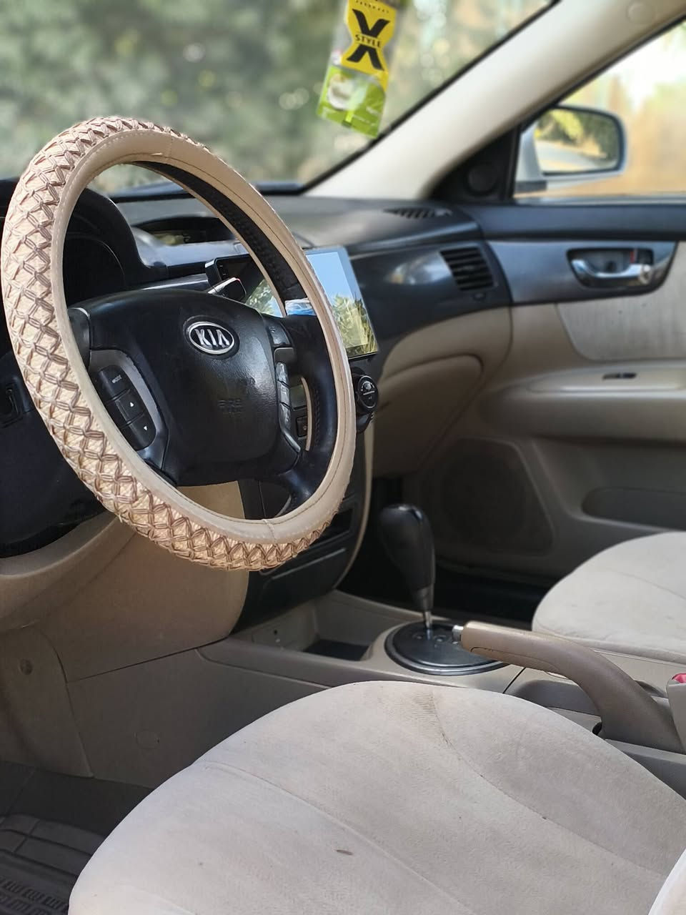 سلام عليكم ابوتيما موديل 2009 رقم بغداد دولي

 بسمه جديده خليجي فول مواصفات عدا البصمه كفاله

 عامه من الفتح وضربه وتبديل وصبغ كير ومكينه 2000

 مكفول حداديه تخم تاير كهربائيات شغاله سياره جاهز المكان الديوانيه السعر 120 وبيها مجال***********
