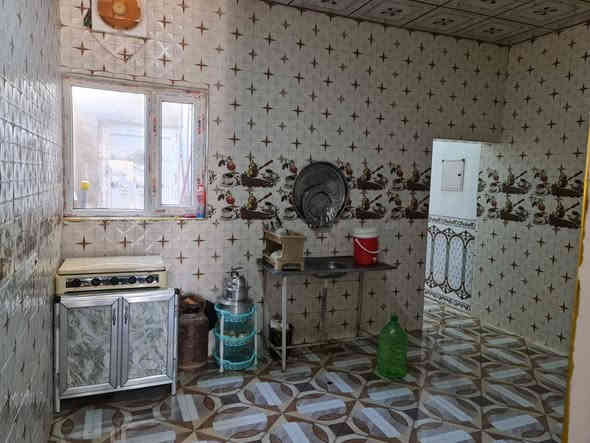 #دار للبيع
العنوان : تكريت القادسية
 قطعة 500 قرب المجمع الطبي  
#المساحة 5☆30=150 متر  شارع 20 متر 
يحتوي على 2غرف نوم واستقبال
 ومطبخ  سيراميك
 وصحيات داخل وخارج 
الدار حديث البناء 
#السعر المطلوب 《95 مليون  》
#للاستفسار الاتصال على الارقام التالية
***********
***********
#مكتب دجلة للعقار ....
